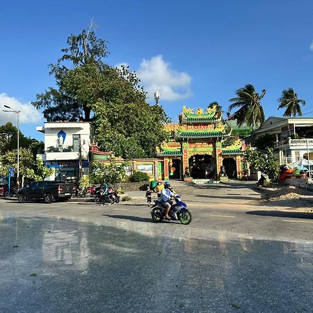 ホテル Khach San Tuyet Hien フーコック エクステリア 写真